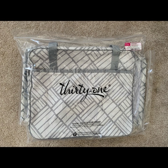 Away for the Weekender - Grey Patchwork - Picture 3 of 3